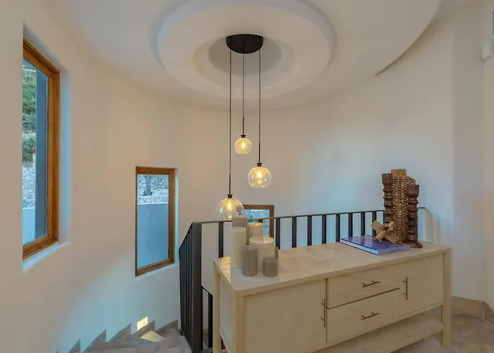 Casa La Pinata 7br - Concierge And Maid Included Villa *