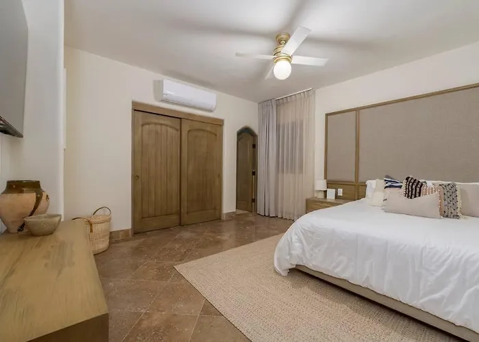 Casa La Pinata 7br - Concierge And Maid Included *