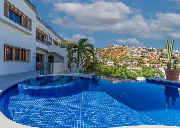 Casa La Pinata 7br - Concierge And Maid Included