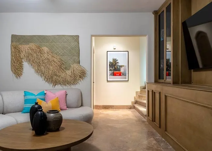 Casa La Pinata 7br - Concierge And Maid Included *