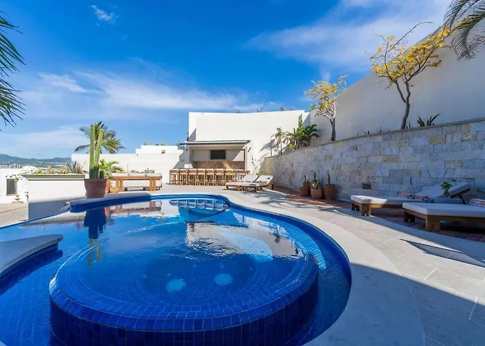 Casa La Pinata 7br - Concierge And Maid Included Villa